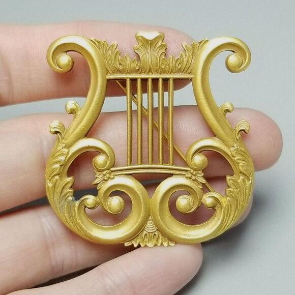 Vintage Hermitage Harp Satin Gold Tone Brooch, Signed Lapel Pin, Estate - Picture 1 of 8